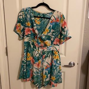 Tropical floral L short sleeve romper